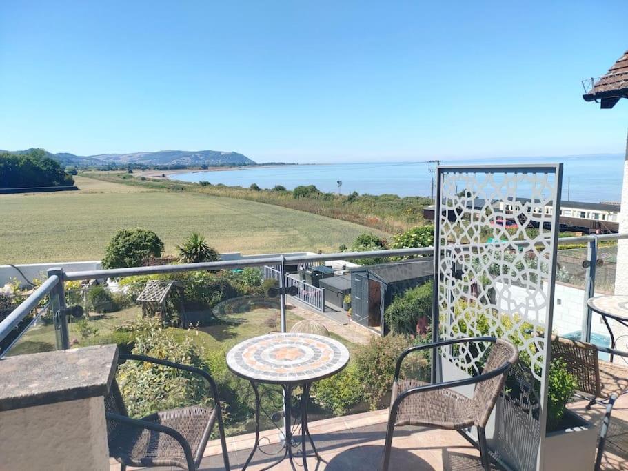 Blue Anchor House - Seaview, Hot Tub Apartments מראה חיצוני תמונה
