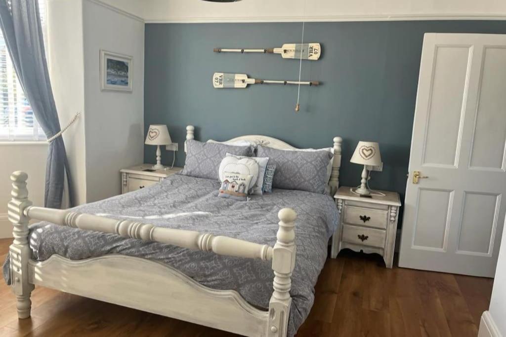 Blue Anchor House - Seaview, Hot Tub Apartments מראה חיצוני תמונה