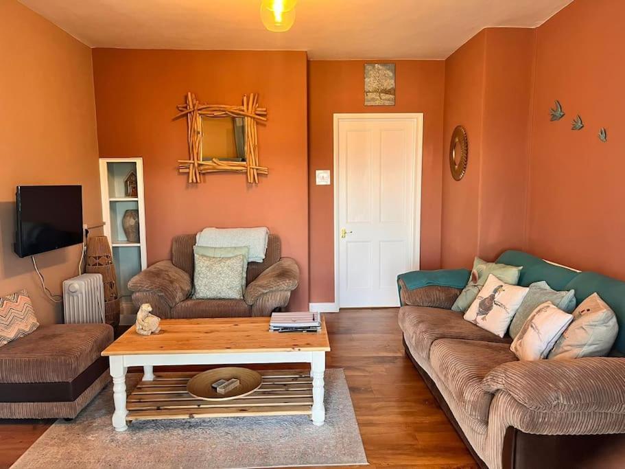 Blue Anchor House - Seaview, Hot Tub Apartments מראה חיצוני תמונה