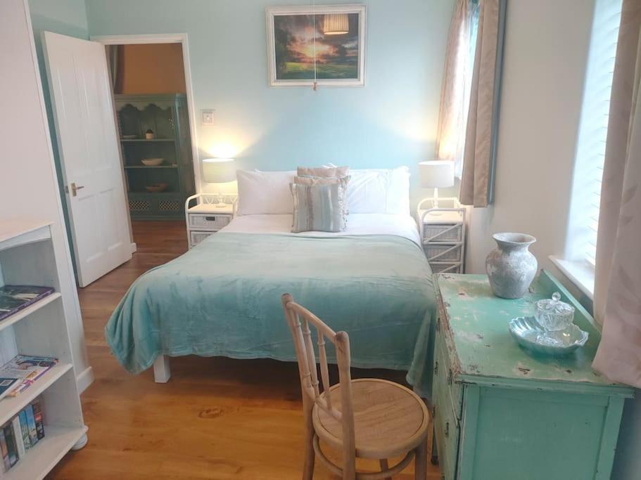 Blue Anchor House - Seaview, Hot Tub Apartments מראה חיצוני תמונה