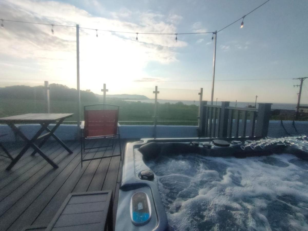 Blue Anchor House - Seaview, Hot Tub Apartments מראה חיצוני תמונה